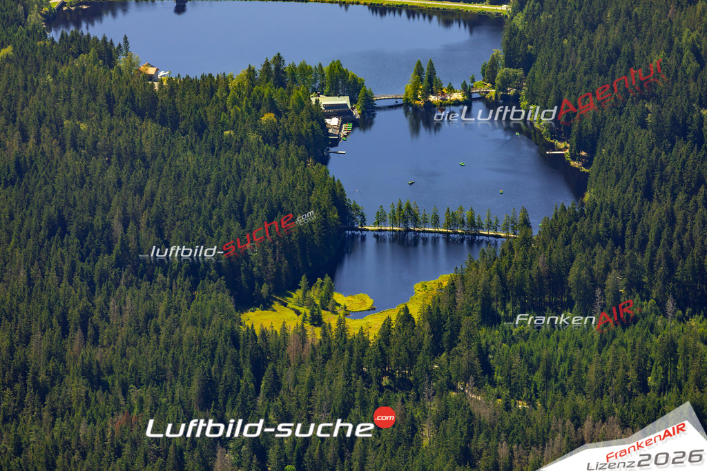 Das Luftbild zeigt : Fichtelsee Fichtelberg - Die Luftaufnahme wurde 2023 vom UL-Flugzeug aus erstellt ( keine Drohne ) - Hochauflösende Luftaufnahme - Für grossformatige Ausdrucke geeignet. Die Geschenkidee !Mit Lizenz und Bildrechte bestellbar