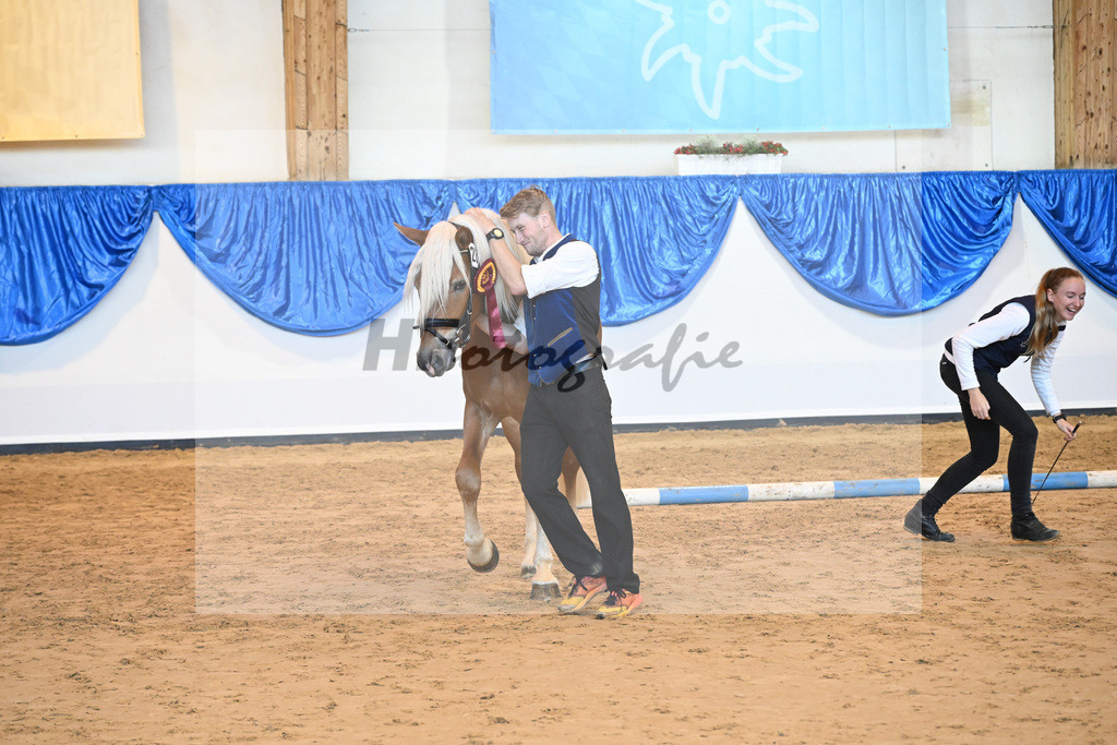Kat-Nr. 28 Napoleon v. Nakuri_Lechner_60221584 | hf-fotografie - Realisiert mit Pictrs.com
