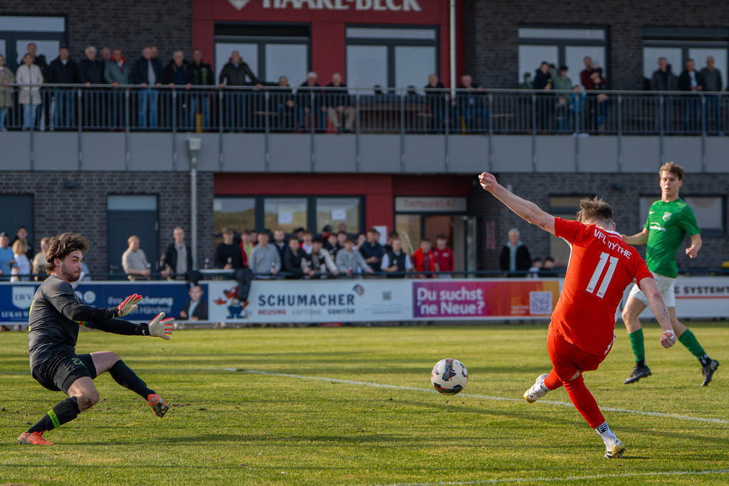 Fußball I Herren I Saison 2025-2026 I Bezirksliga Weser-Ems 4 I 22. Spieltag I Vfl Oythe  - SV Bethen I 7095 | jns.sportfotos - Realisiert mit Pictrs.com