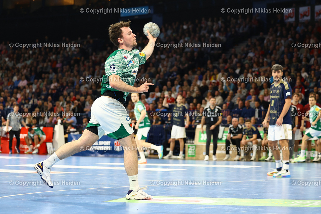 NH_HSVHamburg_FüchseBerlin_HandballBundesliga_23122025 | #34 Hakun West Av Teigum (Füchse Berlin)Handball I Herren I Bundesliga (Daikin HBL) I Saison 2025-2026 I 24. Spieltag I Handball Sport Verein Hamburg - Füchse Berlin I 23.12.2025 I Barclays Arena