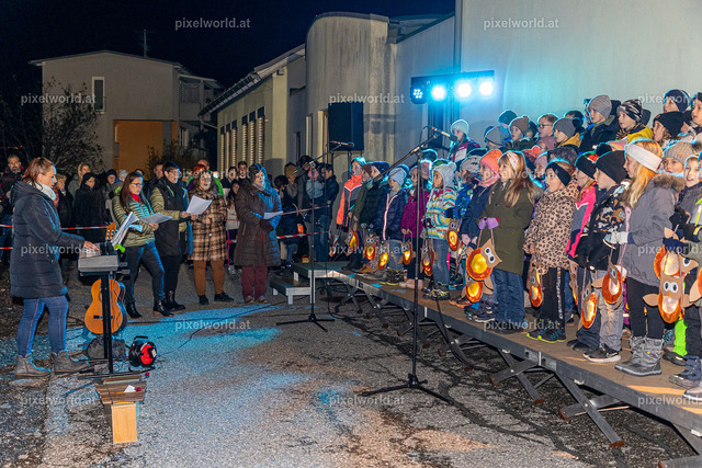 Laternenfest in St. Martin | Bildershop von pixelworld.at - Realisiert mit Pictrs.com