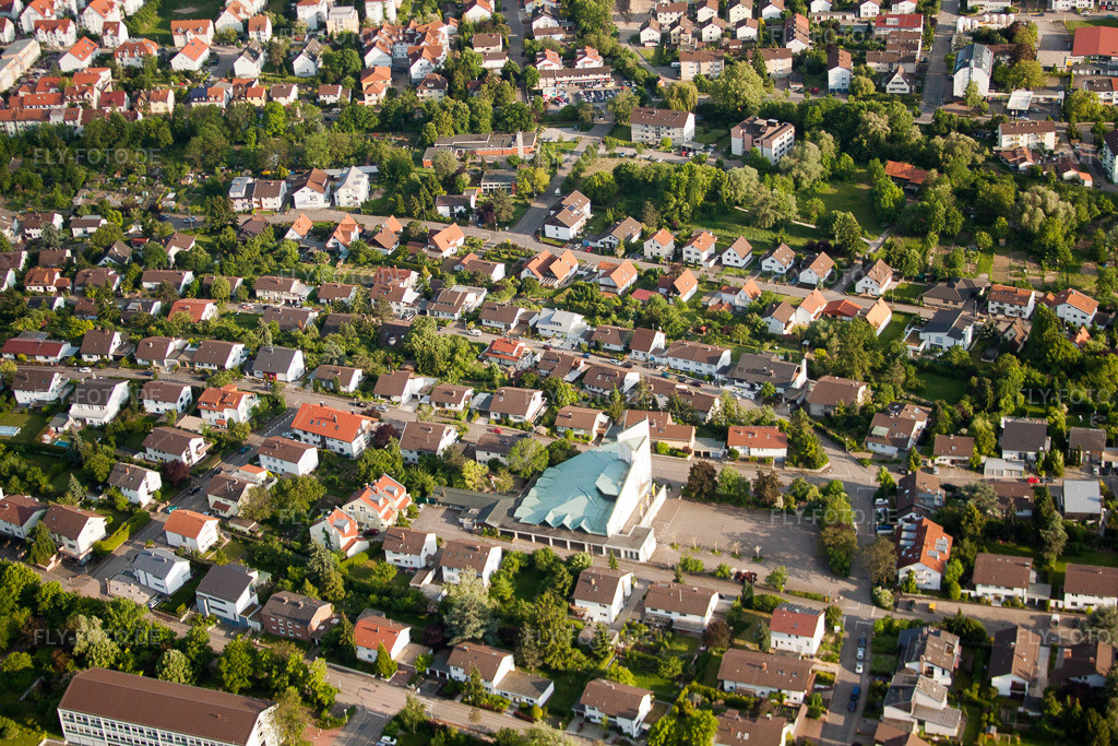 Luftbild: Dreifaltigkeitskirche in Wiesloch im Bundesland Baden-Württemberg in Deutschland. Foto: IMG_27678.jpg vom 24.05.2010 durch Werner Riehm/FLY-FOTO.de