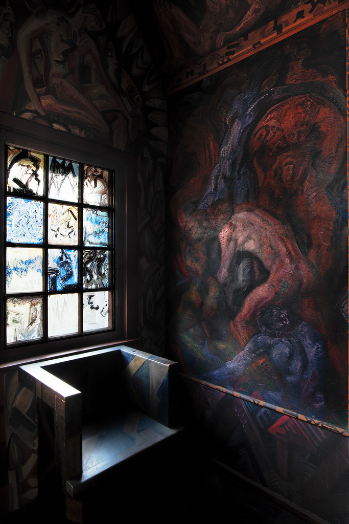 Erossaal Detail | Detailansicht im Erossaal der Kunststätte Bossard. - Realisiert mit Pictrs.com