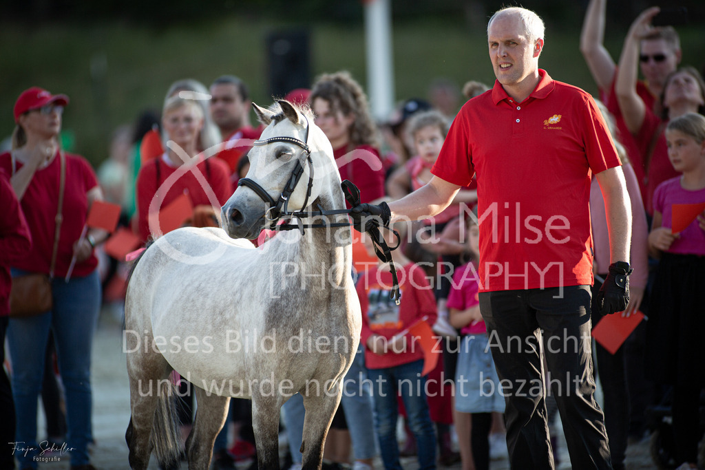 230728_BHO_Showprogramm_FS-754 | Deine schönsten Turniermomente als professionelle Fotos! Entdecke hochwertige Pferdesport-Fotografie im Online-Shop. Jetzt Fotos finden & bestellen!