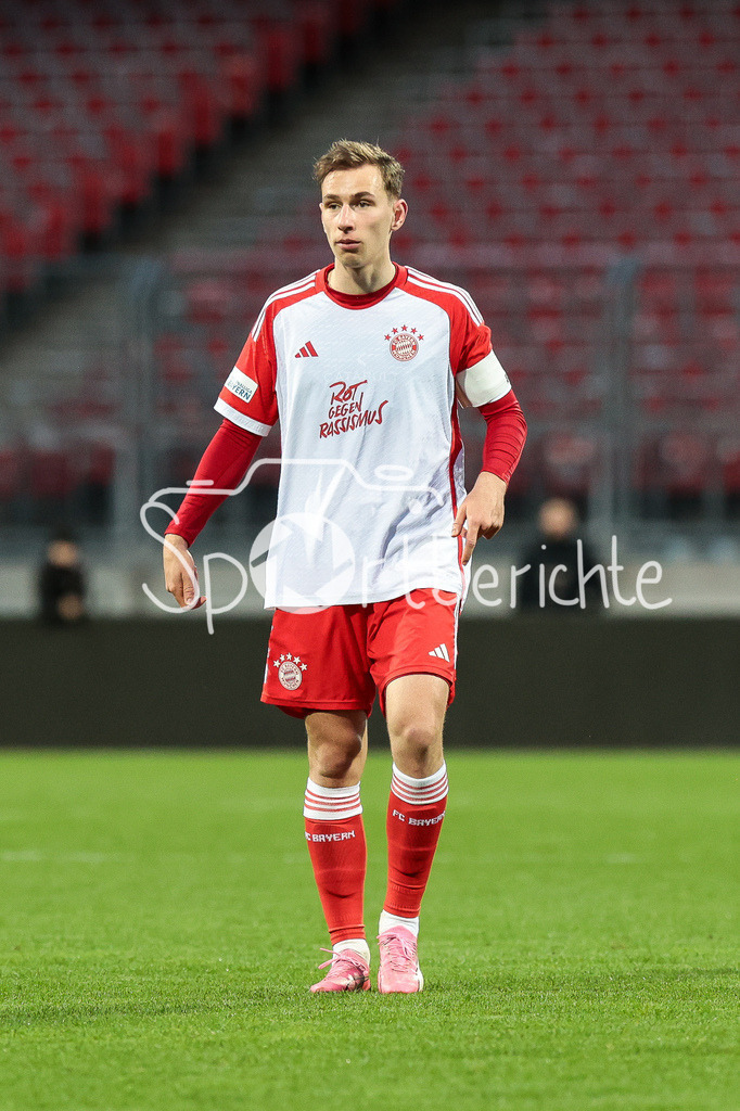 1. FC Nürnberg II - FC Bayern Amateure | in Aktion Lovro ZVONAREK (FCB #8) / Freisteller / Einzelfoto