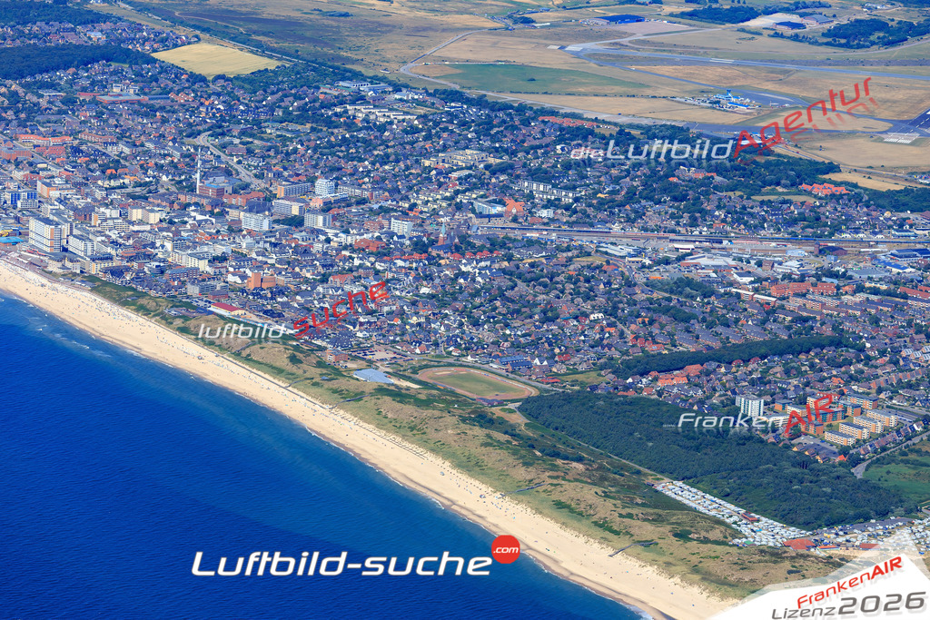 Die Luftbildaufnahme Westerland - Sylt wurde 2018 mittels Flugzeug (keine Drohne) erstellt. Perfekte Schärfe und Druck- Auflösung- Garantiert!