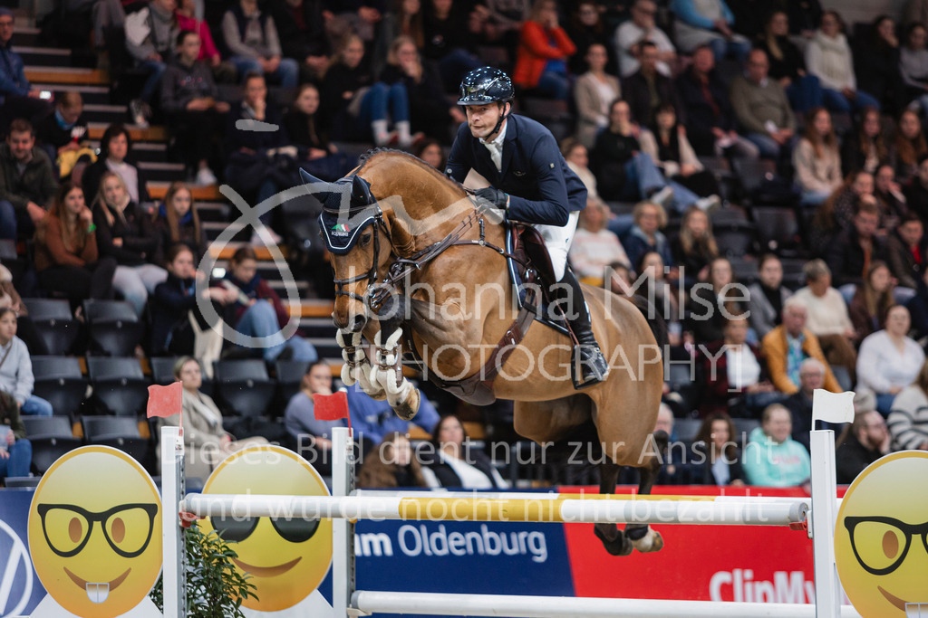 241103_Oldenburg_FinaleMittlereTour-210 | Deine schönsten Turniermomente als professionelle Fotos! Entdecke hochwertige Pferdesport-Fotografie im Online-Shop. Jetzt Fotos finden & bestellen!