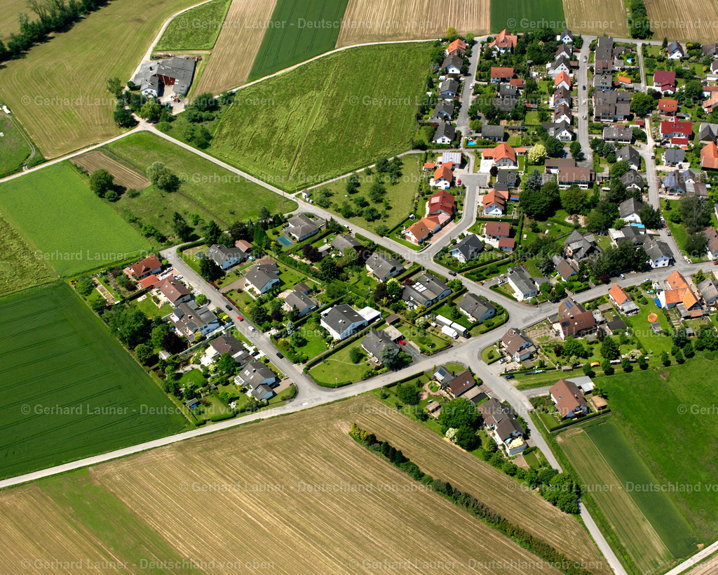 2626249 | QUERBACH 09.06.2006 Wohngebiet einer Einfamilienhaus- Siedlung  in Querbach im Bundesland Baden-Württemberg, Deutschland // Single-family residential area of settlement  in Querbach in the state Baden-Wuerttemberg, Germany Foto: Gerhard Launer