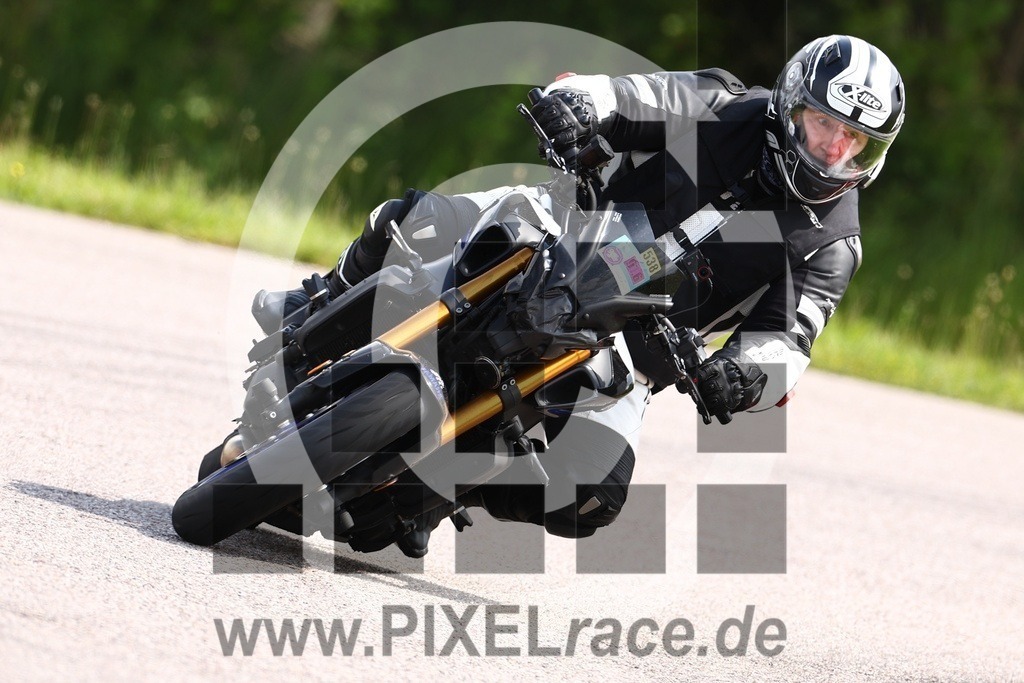 0538-20240601_00963 | Schöne Erinnerungen an spannende Momente - das festzuhalten ist unser Job. PIXELrace.de ist seit 2003 auf den Rennstrecken Europas unterwegs um die Action draußen beim Fahren und die wunderbare Stimmung imm Fahrerlager für euch einzufangen.