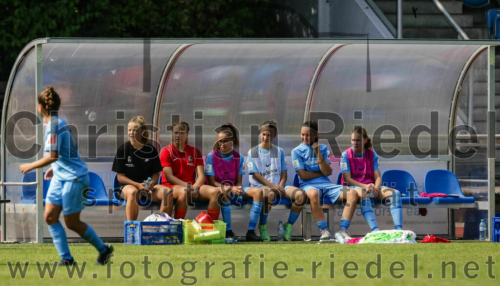 2023-09-09_077_FC_Bayern_Muenchen_gegen_SC_Freiburg | Aschheim, Deutschland, 09.09.2023:
Fußball, B-Juniorinnen-Bundesliga Süd 2023 / 2024, 1. Spieltag, FC Bayern München gegen SC Freiburg, Endergebnis: 4:0

Foto: Christian Riedel / fotografie-riedel.net