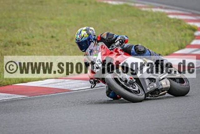 spof3101 | Professionelle Fotos von Sportveranstaltungen, aber auch Hochzeiten und anderen Events. - Realisiert mit Pictrs.com