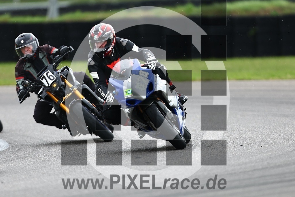 0076-20250903_00083 | Schöne Erinnerungen an spannende Momente - das festzuhalten ist unser Job. PIXELrace.de ist seit 2003 auf den Rennstrecken Europas unterwegs um die Action draußen beim Fahren und die wunderbare Stimmung imm Fahrerlager für euch einzufangen.
