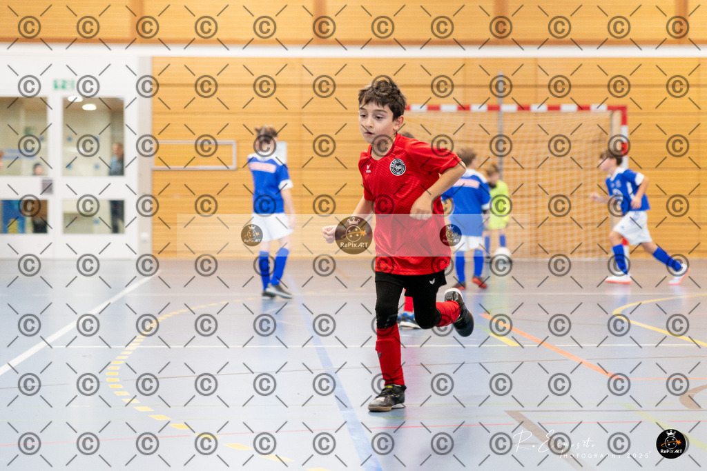 20251123_FCR-Hallenturnier-F2_1_019-75 | Sport und Naturfotografie von Roberto Esposito zeigt echte Momente Bewegung und die Schönheit der Natur. Ausdrucksstarke Bilder schaffen Emotionen.