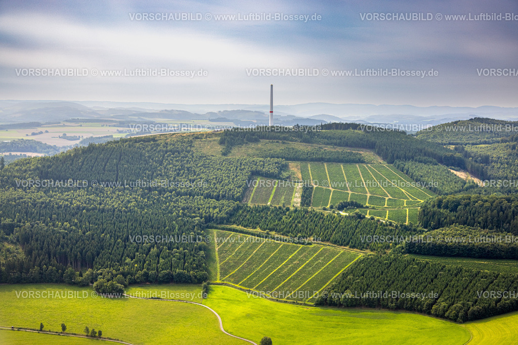 Meschede250807097 | Luftbild, Baustelle mit Bau eines Windrades auf dem Homberg, Calle, Meschede, Sauerland, Nordrhein-Westfalen, Deutschland