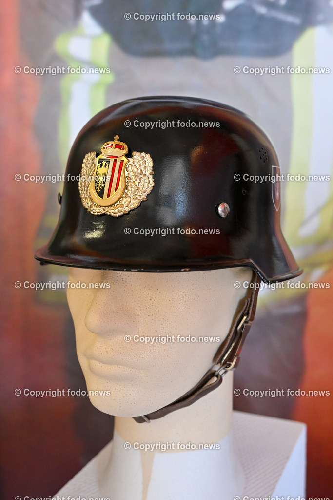 Berufsfeuerwehr Linz_ 26.06.2023-15 | 26.06.2023, Linz, AUT, Berufsfeuerwehr Linz, 90 Jahre Jubilaeum, im Bild Stahlhelm (1938)