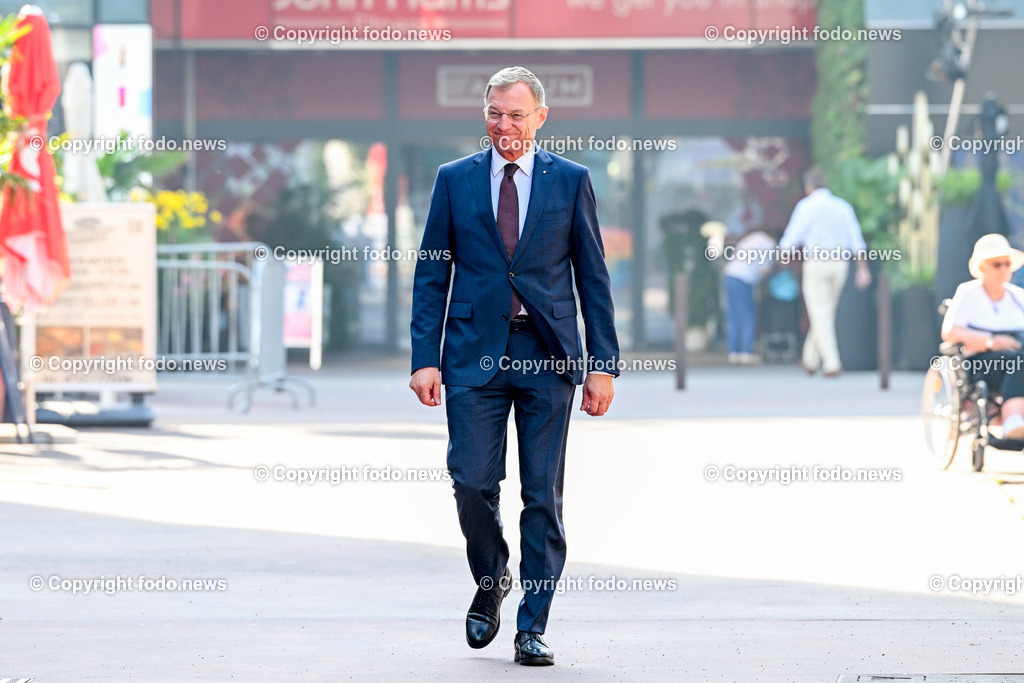 Pressekonferenz LH Stelzer_ LH-Stv. Haimbuchner_ Arbeitsklausur 2023_ 12.09.2023-1 | 12.09.2020, OK Mediendeck Linz, AUT, Pressekonferenz LH Thomas Stelzer, LH-Stv. Manfred Haimbuchner, Menschen entlasten. Wirtschaft foerdern, Präsentation der Ergebnisse der Arbeitsklausur von OoeVP und FPoe Oberoesterreich, im Bild LH Thomas Stelzer (VP)