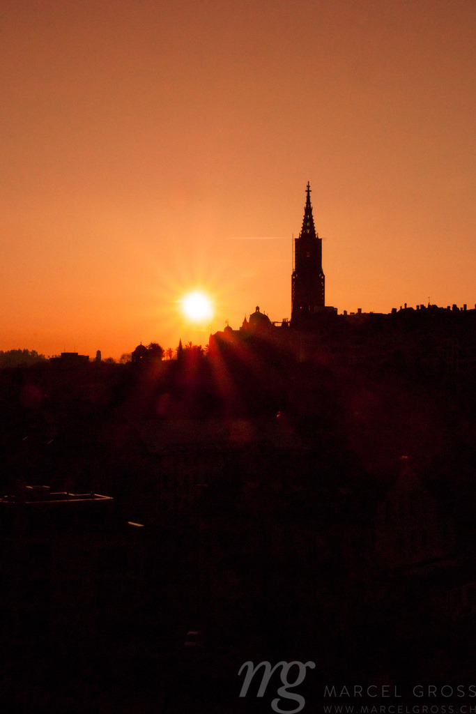 Silhouette of Berner Münster | SONY DSC - Realisiert mit Pictrs.com