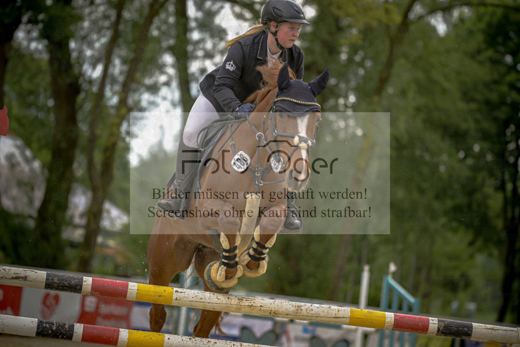 20240505-DOS_8204 | Entdecke hochwertige Reitturnierfotos von Foto Oger. Professionell, emotional und authentisch – jetzt Lieblingsmomente im Shop bestellen.Deutschlandweite Turnierfotografie. - Realisiert mit Pictrs.com