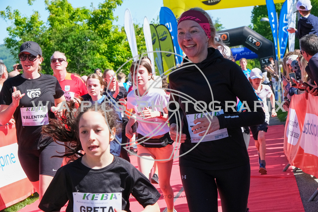 ..... | LINZ,AUSTRIA,27.April 24, Int. 3 Brückenlauf Linz  , Image shows: Photo: WAPICS / Michael ring