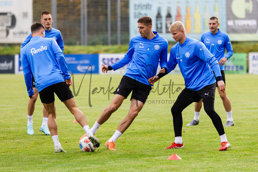 2. Bundesliga, Saison 2025/26, 11. Spieltag: SC Preußen Münster - Holstein Kiel | Münster, 31.10.2025: 2. Bundesliga, 11. Spieltag, Holstein Kiel schwitzt im Sportpark Gievenbeck in Münster an. Foto: sportfotografie.ms | Markus Paletta - Realisiert mit Pictrs.com