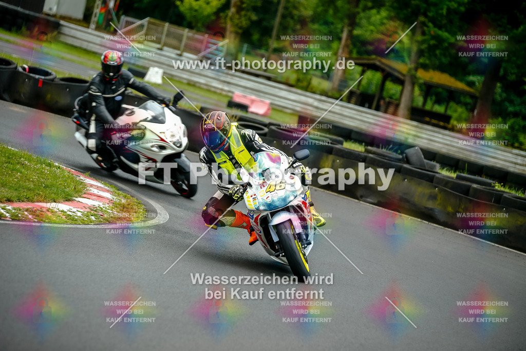 VBK-3858 | Hier findet Ihr Bilder von Touristenfahrten auf der Nürburgring Nordschleife oder von anderen Veranstaltungen die ich besucht habe. Viel Spass beim Durch Schauen 