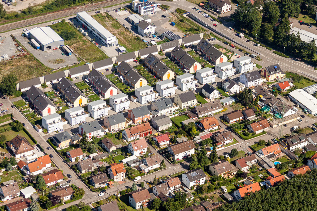 Luftbild: Wohngebiet einer Einfamilienhaus- Siedlung Douglasienweg im Ortsteil Silberstreifen in Rheinstetten im Bundesland Baden-Württemberg in Deutschland. Foto: IMG_31932.jpg vom 20.08.2010 durch Werner Riehm/FLY-FOTO.de