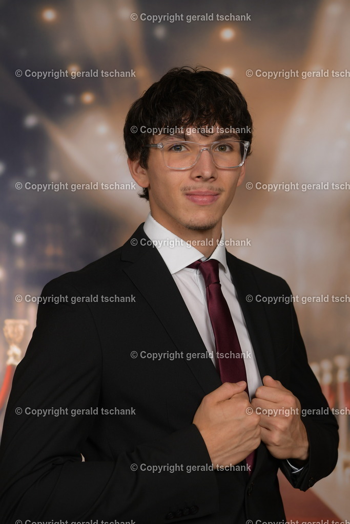 MT1_4740 | Wählen Sie hier bitte Ihr bestes Foto aus, mit diesem Bild wird Ihr Set produziert. Sollten Sie kein Bild wählen oder mehrere suchen wir das Beste aus!