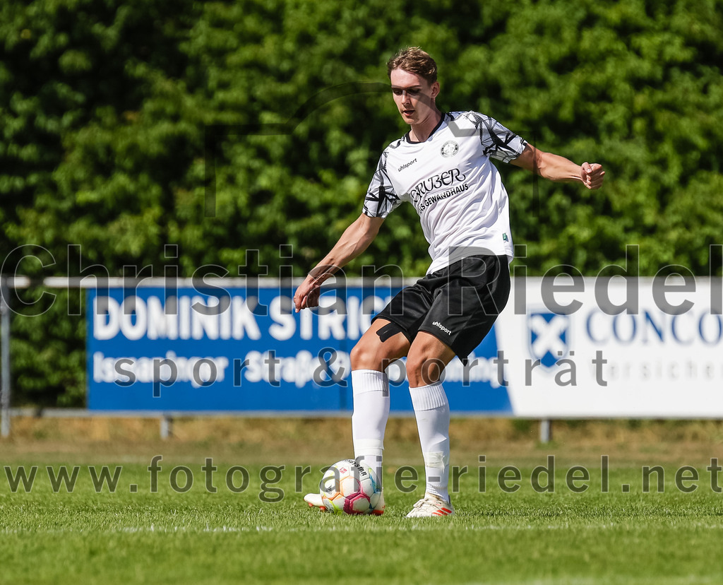 2023-07-09_016_FC_Moosinning_II_gegen_FC_Herzogstadt | Moosinning, Deutschland, 09.07.2023:
Fußball, Kreisliga 2023 / 2024, Testspiel, FC Moosinning II gegen FC Herzogstadt, Endergebnis: 2:1

Foto: Christian Riedel / fotografie-riedel.net