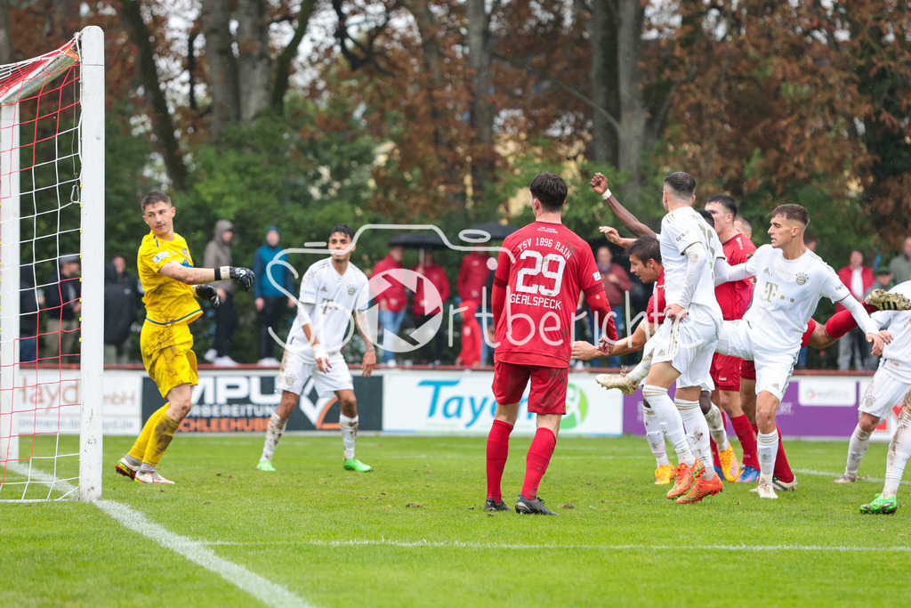 TSV Rain - FC Bayern Amateure | Justin JANITZEK (FCB #15) kopft zum 0-3 ein