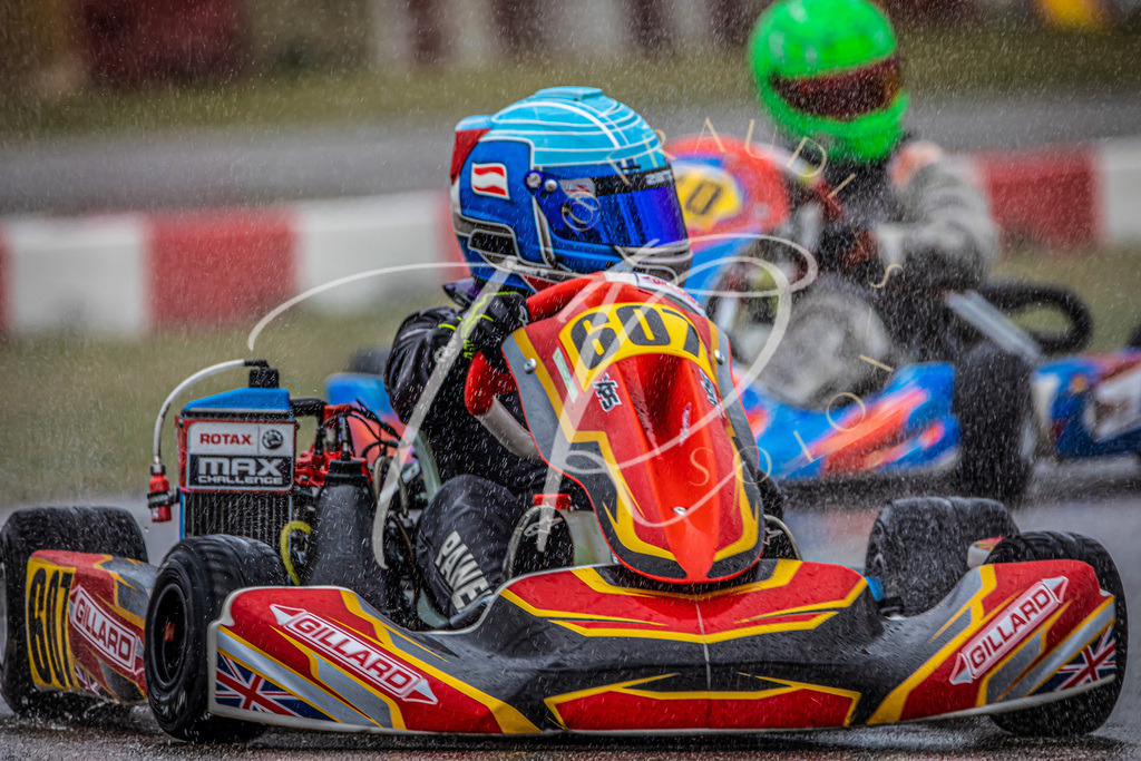 9e49ec94d6f64a2ba96bf51b38f1b1c5 | traudl_s_fotos