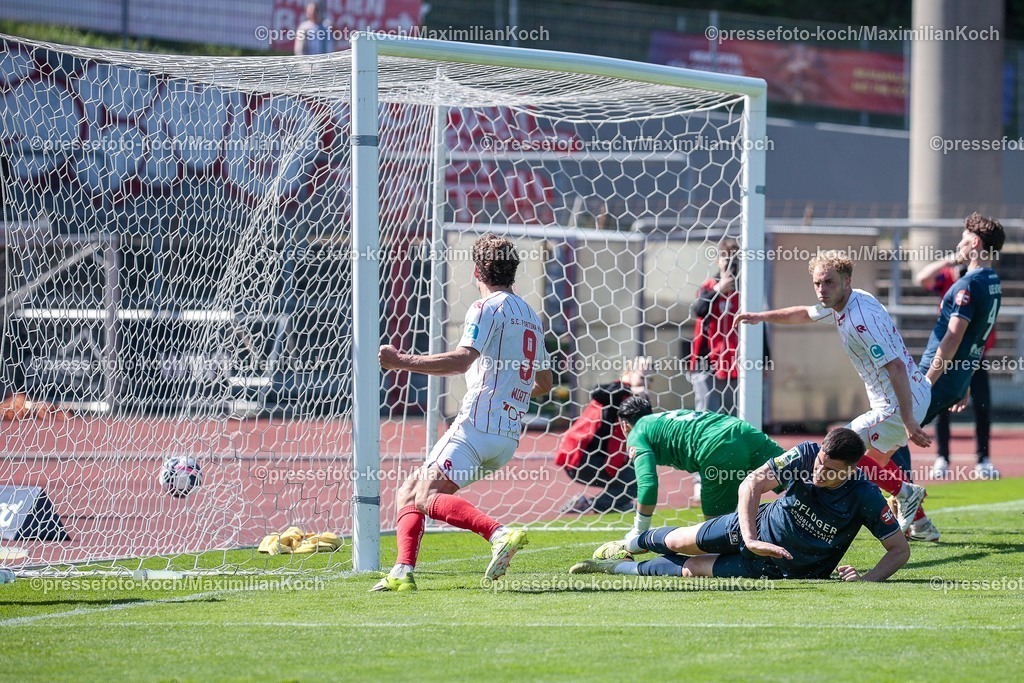 xsefx25042602009 | 25.04.2026, xsefx, Fußball, RL West, Fortuna Köln - SC Wiedenbrück, 31. Spieltag, Südstadion, Saison 2025 2026: Torjubel nach dem Tor zum 2:0 für den SC Fortuna Köln durch Torschütze Timo Bornemann (SC Fortuna Köln, 19) zusammen mit Enzo Wirtz (SC Fortuna Köln, 9) DFB regulations prohibit any use of photographs as image sequences and or quasi-video. Photo: xSabinexEffgenxPressefotoKochx
