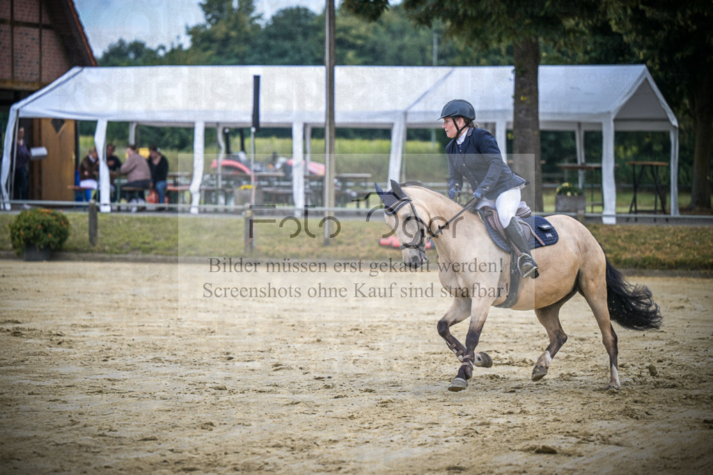 DOS_0473 | Entdecke hochwertige Reitturnierfotos von Foto Oger. Professionell, emotional und authentisch – jetzt Lieblingsmomente im Shop bestellen.Deutschlandweite Turnierfotografie. - Realisiert mit Pictrs.com