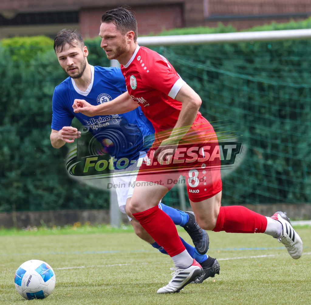 Bünder SV - TuS Bruchmühlen II | Auf dem Bild zu sehen: grün Bünder SV: Denis Müller ; blau TuS Bruchmühlen II: Alex Schäfer Bünder SV, TuS Bruchmühlen II, Saison 25/26, Kreisliga A, Bünde, Deutschland - Realisiert mit Pictrs.com