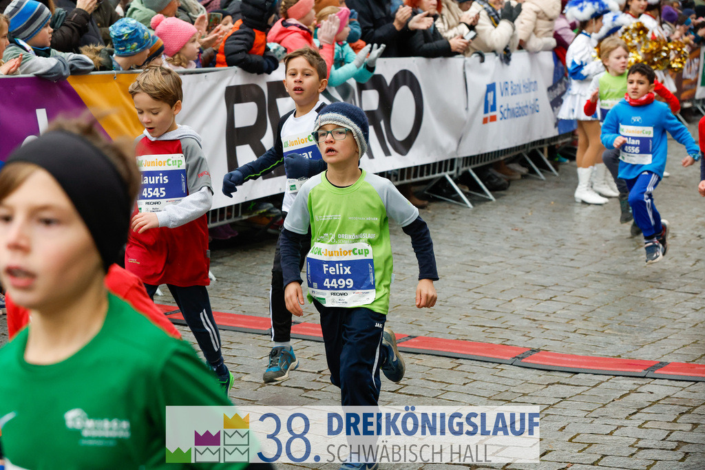 400m AOK Junior Cup | 3 Koenigslauf 2024 400m AOK Junior Cup - Realisiert mit Pictrs.com