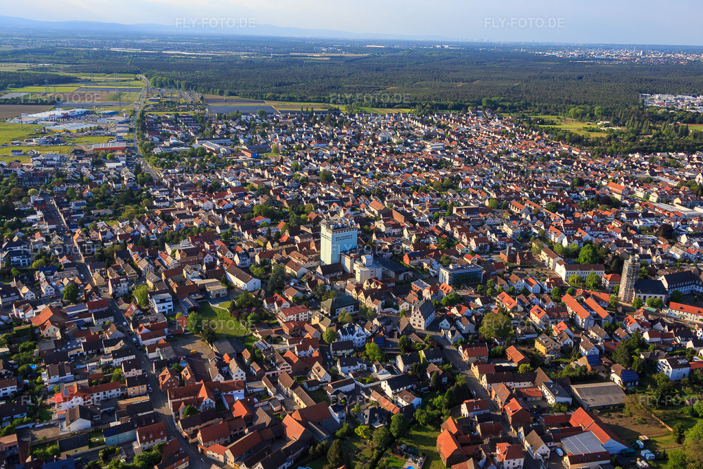 Luftbild: Mainstraße mit Malzfabrik Rheinpfalz GmbH in Pfungstadt im Bundesland Hessen in Deutschland. Foto: IMG_088428.jpg vom 17.05.2016 durch Werner Riehm/FLY-FOTO.deMünchner Malz, Wiener Malz + Spezialmalze für ein gutes Bier › Malzfabrik Rheinpfalz