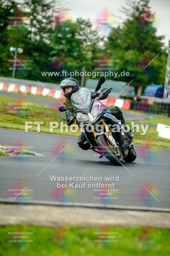 VBK-3834 | Hier findet Ihr Bilder von Touristenfahrten auf der Nürburgring Nordschleife oder von anderen Veranstaltungen die ich besucht habe. Viel Spass beim Durch Schauen 