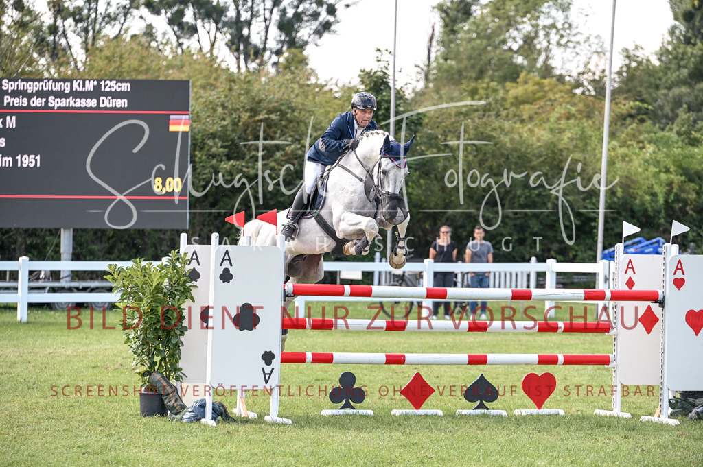 Schugtsche-Düren.2024-10.Springprf.M_-1 | Schugtsche Fotografie - Realisiert mit Pictrs.com