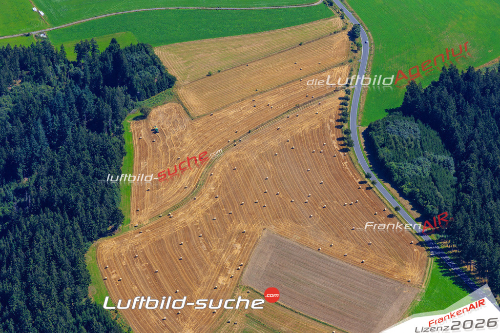 Die Luftaufnahme Birnbaum - Steinwiesen wurde vom UL-Flugzeug (keine Drohne) aus fotografiert.Hohe Druck- Auflösung-die Geschenkidee!