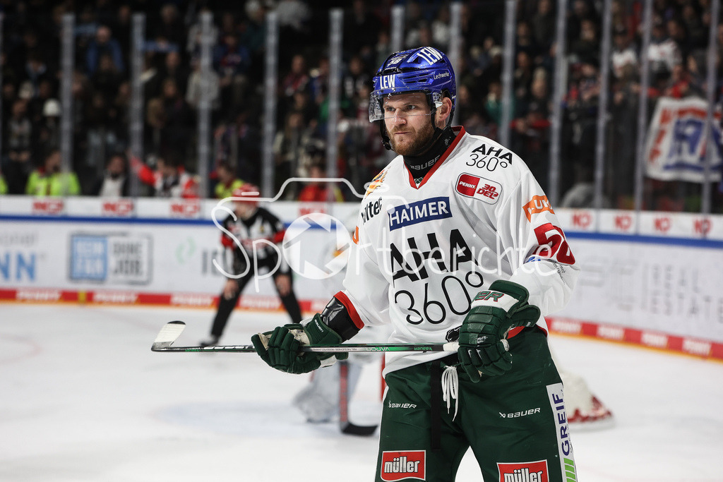 Nürnberg Ice Tigers - Augsburger Panther | In Aktion Maximilian RENNER (AEV #58) / Freisteller / Einzelfoto