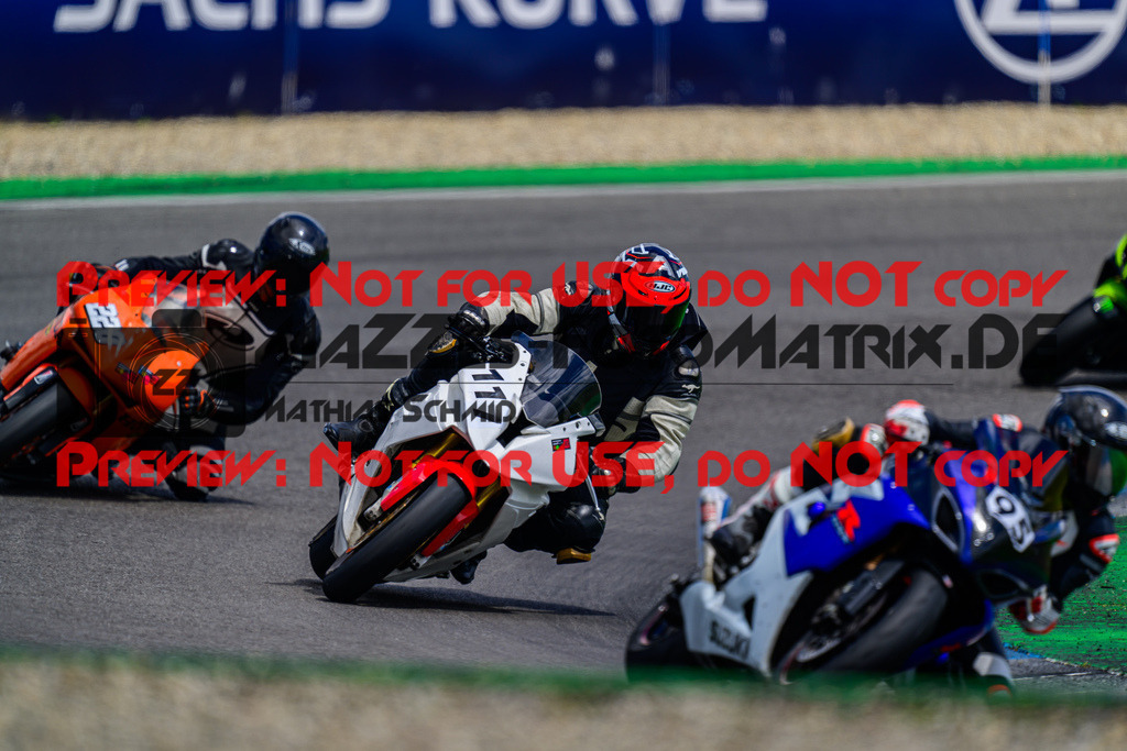 MaZZes_FotoMatrix_240615_6007705_1981 | ROT