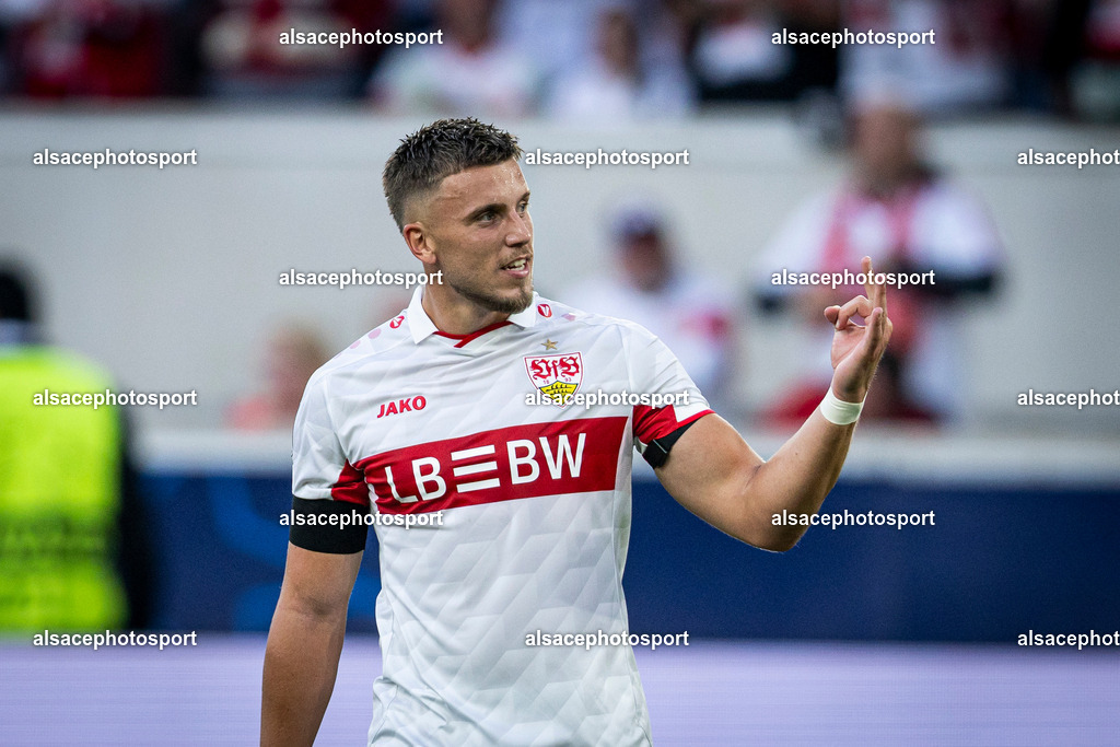 9L6A4069 | Stuttgart's Bosnian forward #09 Ermedin Demirovic celebrates scoring during the UEFA Champions League, League phase, football match between VfB Stuttgart and Viking in Stuttgart, southern Germany, on September 9, 2026. - Realisiert mit Pictrs.com