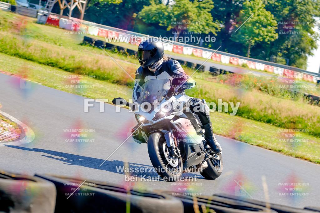 _MOT9070 | Hier findet Ihr Bilder von Touristenfahrten auf der Nürburgring Nordschleife oder von anderen Veranstaltungen die ich besucht habe. Viel Spass beim Durch Schauen 