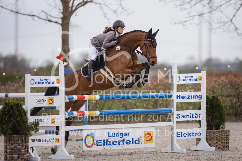 230426_HofSosath_Stil-M-639 | Deine schönsten Turniermomente als professionelle Fotos! Entdecke hochwertige Pferdesport-Fotografie im Online-Shop. Jetzt Fotos finden & bestellen!