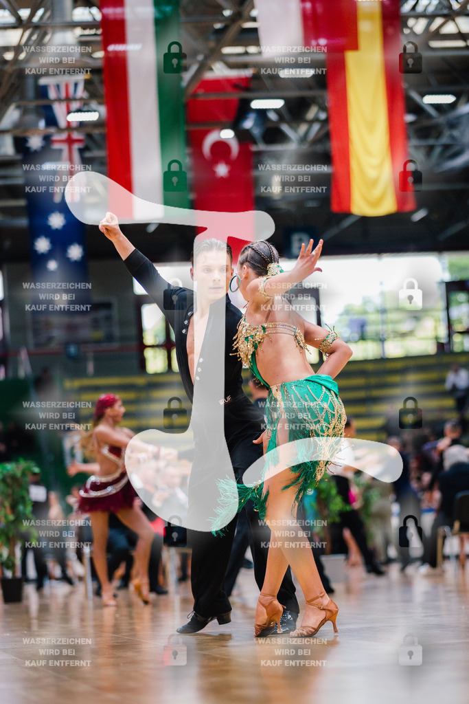 Hessen Tanzt WDSF Open Youth Latin 37th (50) Andrey Markin _ Alissa Fritzler (ATC Blau-Gold in der TSG 1845 Heilbronn)-2025-05-17-0604 | Webshop for digital downloads and prints of dance sport, event & show photographer Julian Link - Realisiert mit Pictrs.com