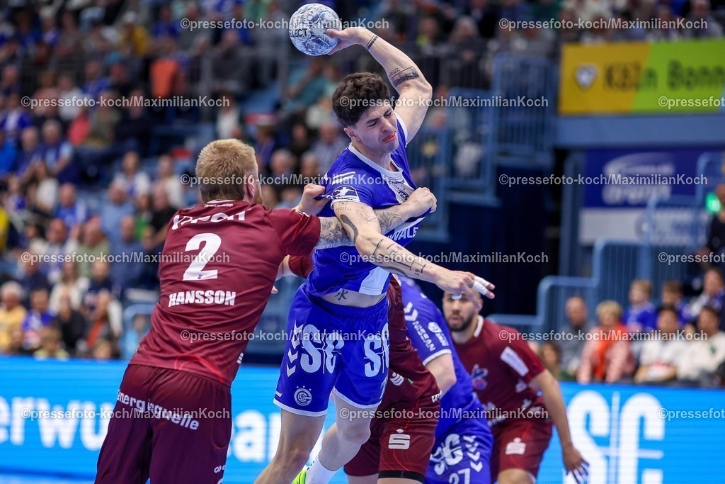 Gum25042501042 | 25.04.2025, Handball, HBL, VfL Gummersbach - 1. VfL Potsdam, Schwalbe-Arena: Giorgi Tskhovrebadze (GUM #19) gegen Emil Hansson (VfL Potsdam #02) 
