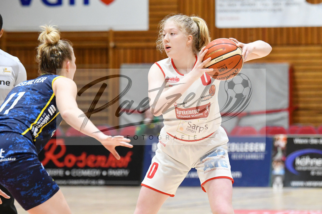 20200209_PAOEBS_0029 | Basketball, Frauen: Frieda Buehner (Panthers Academy Osnabrueck) in Aktion, am Ball, Einzelaktion waehrend des Spiels der 2. DBBL zwischen Panthers Academy Osnabrueck und Eintracht Braunschweig im datos – home of the panthers am 09.02.2020 in Osnabrueck, Deutschland. - Realisiert mit Pictrs.com