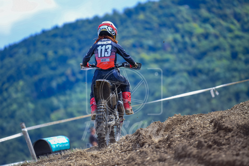 Lady (41) | Paeschuphoto Shop - Wer nicht sucht der auch nicht findet.Ob Motocrossbilder oder von einem besuchtem Spiel, Hauptsache Action. - Realisiert mit Pictrs.com
