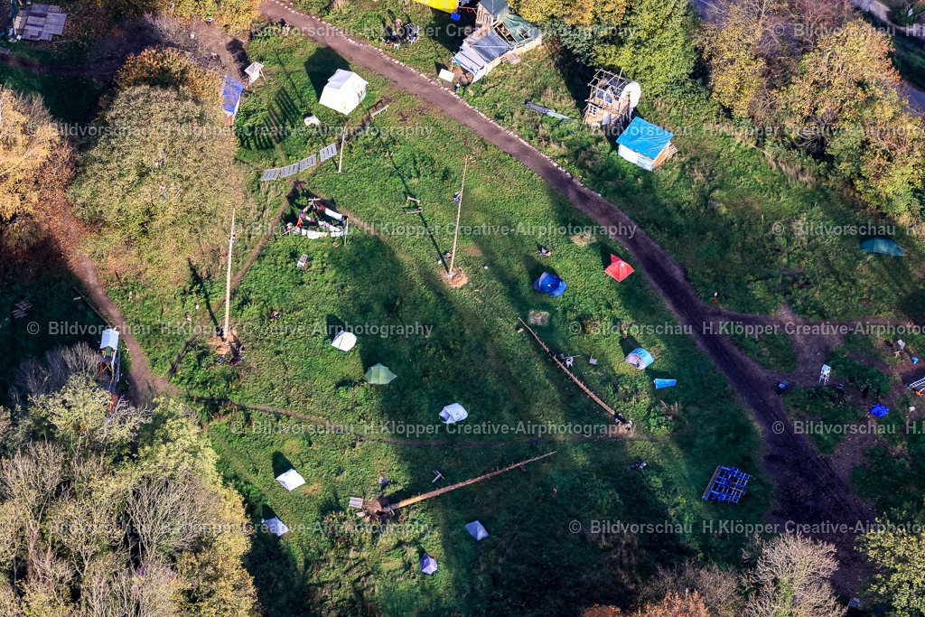 Luftbild Erkelenz _ Jülich _ Hambacher Forst_ Lützerath ist ein Weiler der Stadt Erkelenz Braukohle_ Tagebau_Garzweiler-8608 | Luftbildfotografie Hermann Klöpper - Realisiert mit Pictrs.com