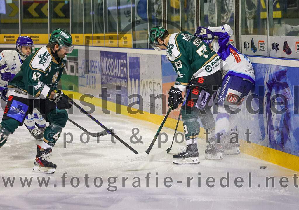 2026-01-23_021_TSV_Erding_gegen_SC_Riessersee | Erding, Deutschland, 23.01.2026:Eishockey, Oberliga Süd 2025 / 2026, 40. Spieltag, TSV Erding gegen SC Riessersee, Endergebnis: 6:5 n.V.Marco Pfleger (Erding Gladiators, #47), Pascal Steck (Erding Gladiators, #73)Foto: Christian Riedel / fotografie-riedel.net