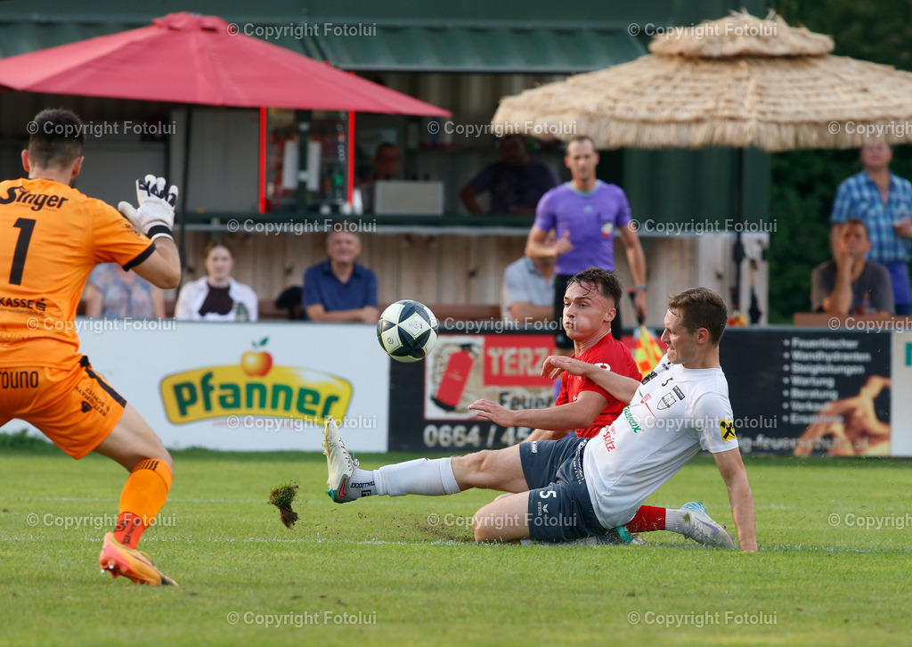 A_LUI_16082025_36 | SPORT,FUSSBALL,LT1 OOE LIGA ASKOE OEDT 1B-SPG ALGENMAX PREGARTEN 16.08.2025 IM BILD:KHAMZAT CHAKAYEV  (OEDT 1B) UND ALEXANDER POEPPL (PREGARTEN) FOTO :FOTOLUI